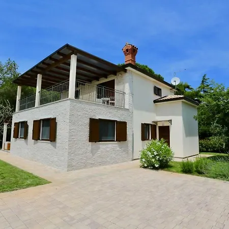 Vikendica Amir *
